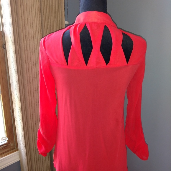 Top - Picture 2 of 2